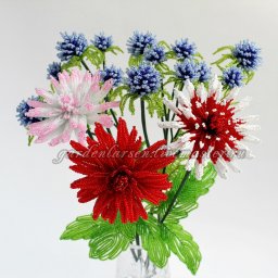 Красный георгин из бисера