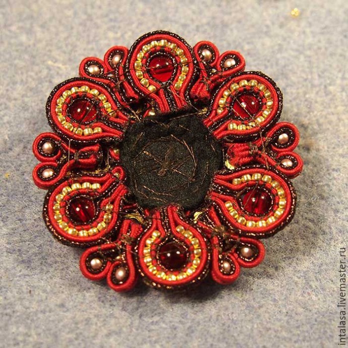 Сутажная брошь "Аленький цветочек"