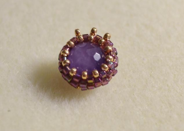 Оплетение бусины бисером