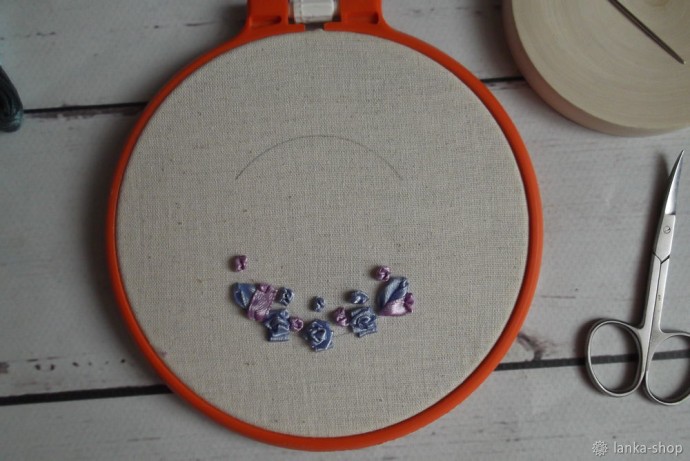 Игольница с вышивкой