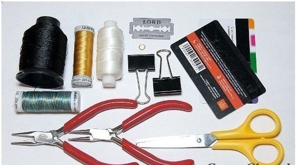 Стильные серьги-кисточки из ниток