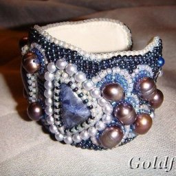 ​Браслет с вышивкой бисером