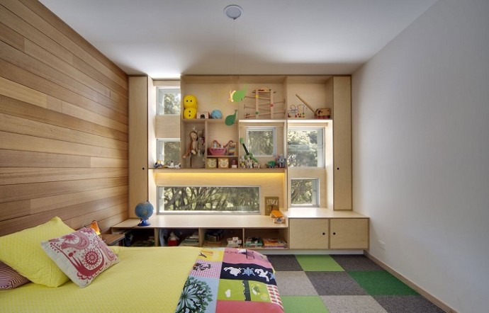 Идеи окон, встроенных в мебель