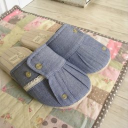 Как сшить домашних тапочки из рукавов старой джинсовой рубашки