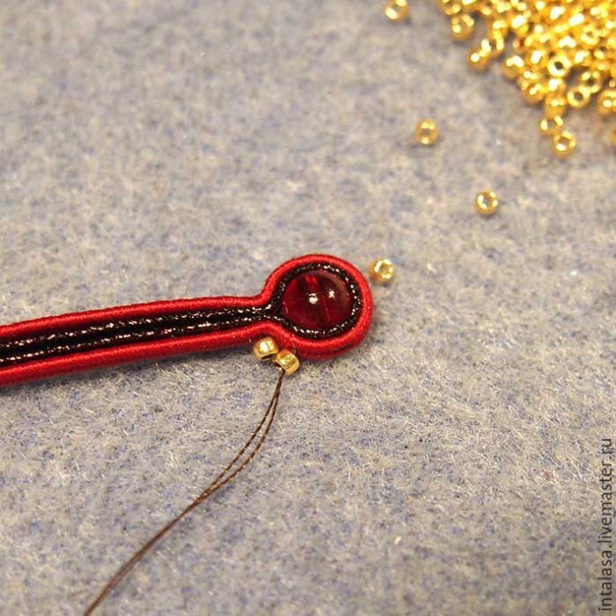 Сутажная брошь "Аленький цветочек"