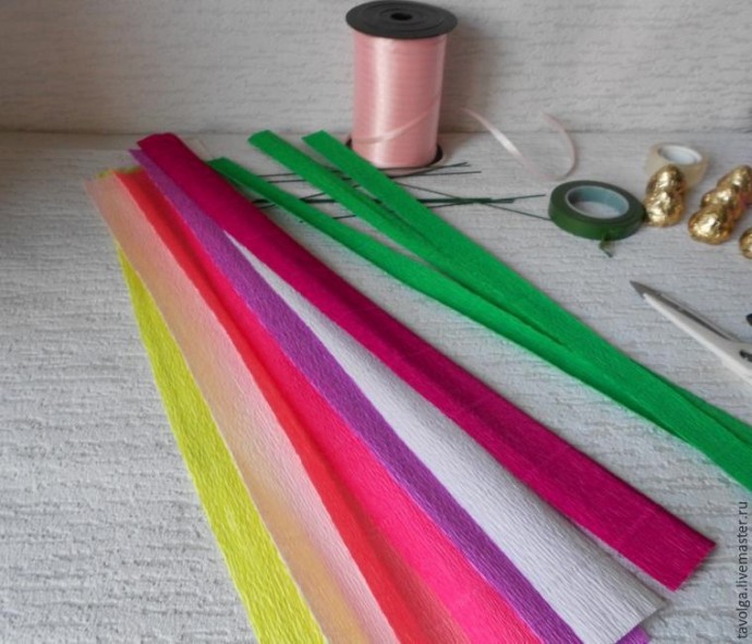 Простой и красивый способ создать милый букетик из конфет