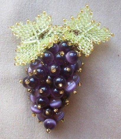 Необычная брошка с ягодным настроением