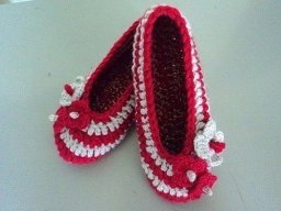 ​Вязaные тапочки "Три цветка": мастер-класс