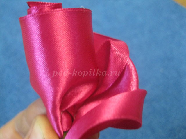 Розы из атласных лент: мастер-класс