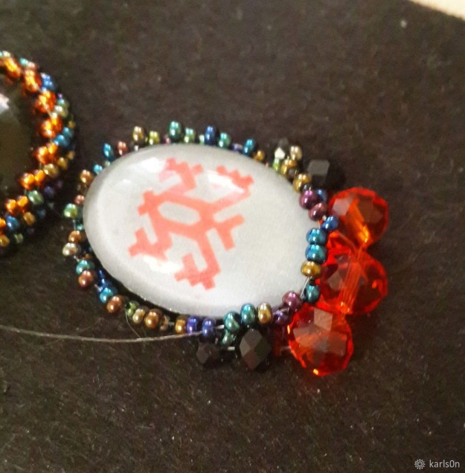 Изготавливаем брошь "Узорчатый жучок"