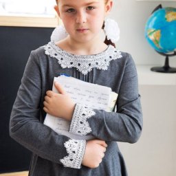 Как украсить школьное платье