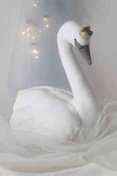 Королевские лебеди Королевские лебеди