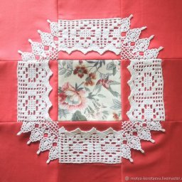 Лоскутная наволочка с использованием остатков кружева