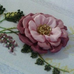 Вышиваем цветок лентами