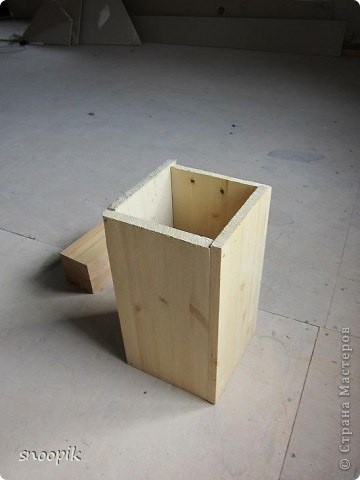 Декоративная подставка для цветов