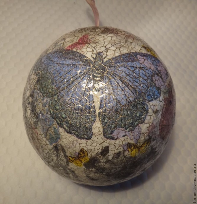 Большой декоративный шар из папье-маше