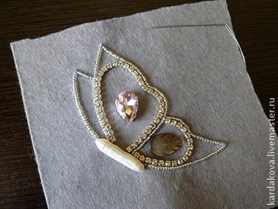 Мастер-класс: вышитая брошь "Лунная бабочка"