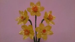 Нарциссы из бисера