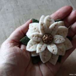 Цветок из фетра: красиво и просто