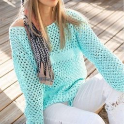 ​Лёгкий оригинальный свитер