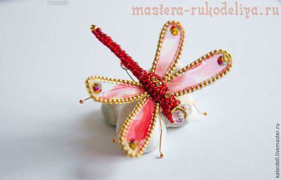 Очаровательная брошь-стрекоза