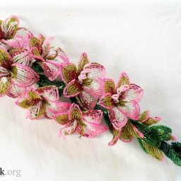 Прекрасный гладиолус из бисера