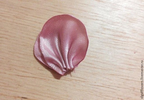 Роза из атласа