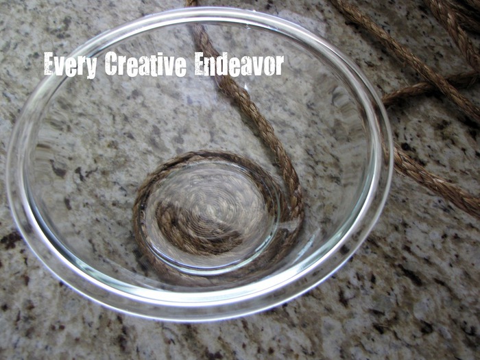 Вазочка из пеньковой верёвки