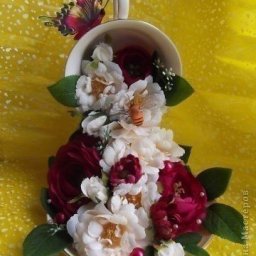 ​Цветочный водопад из чашки