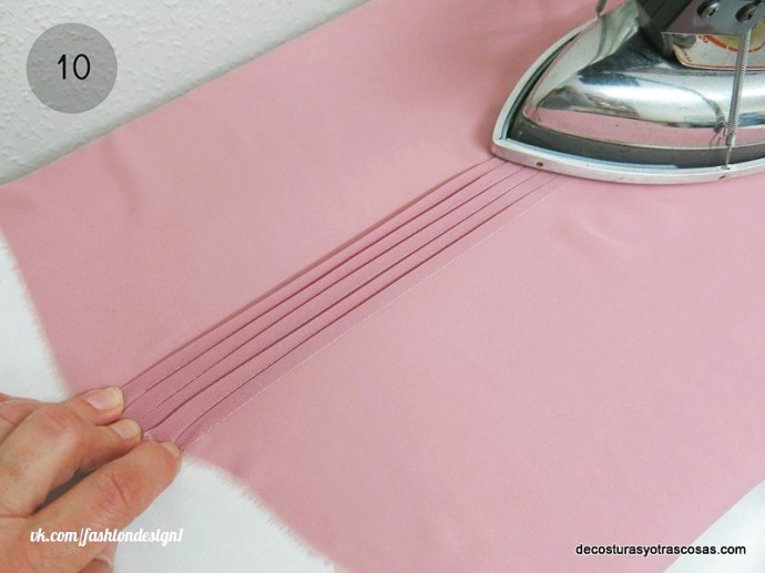 Декоративные складки на блузке