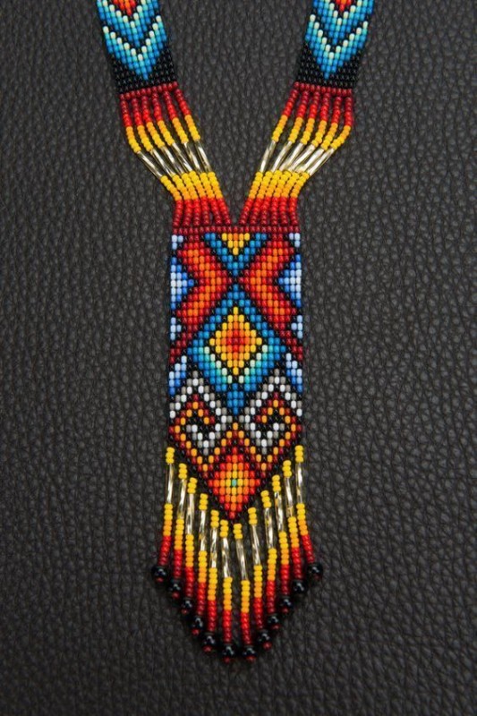 Этнические мотивы в плетении бисером