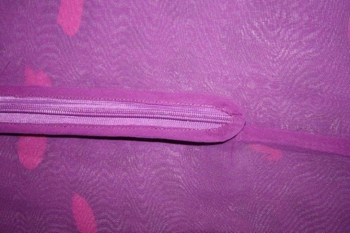 Вшиваем молнию в изделие из шифона: тонкости и особенности