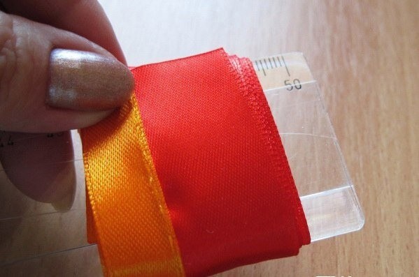 Двухцветная роза Двухцветная роза