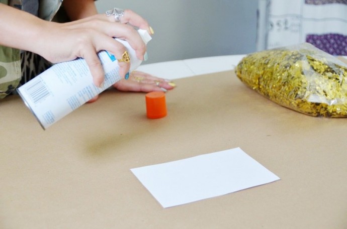 Отличный вариант декора с помощью оригинальных картин