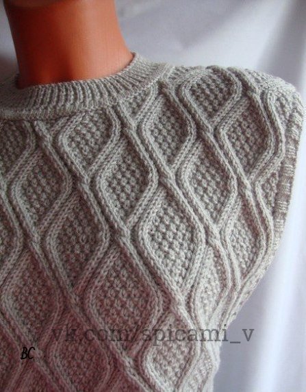 Потрясающе красивый жилет спицами