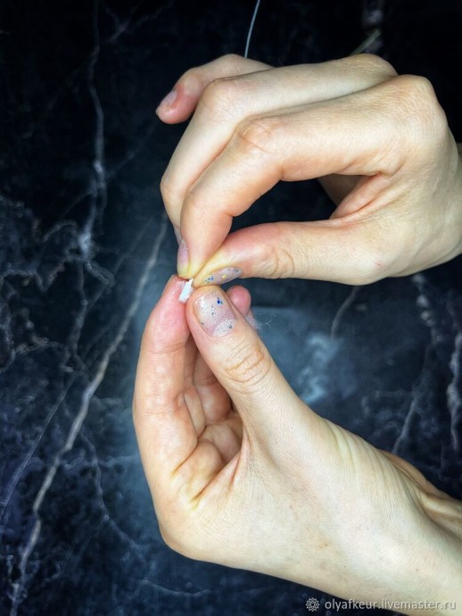 Белая пуансеттия из бархата