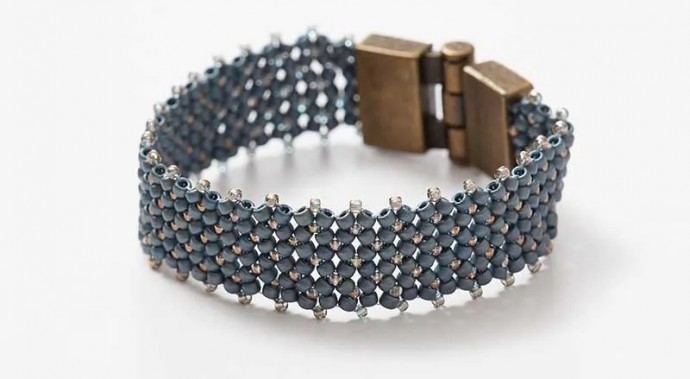 Браслет из бисера "Шенилл"