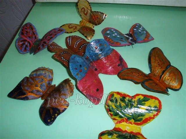 Интерьерная бабочка из пластиковой бутылки Интерьерная бабочка из пластиковой бутылки