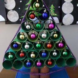 Стильные елочки из картонных втулок