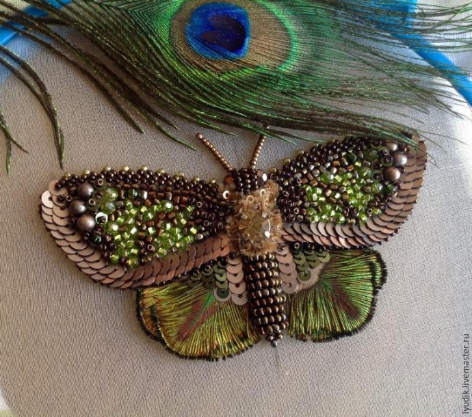 Вышивка бисером красавицы бабочки