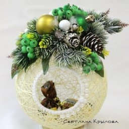 ​Идеи красивых новогодних работ из ниток и клея