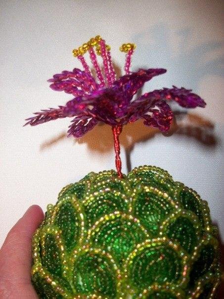 Кактус из бисера