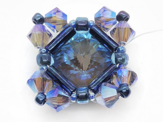 Лаконичные серьги-квадратики