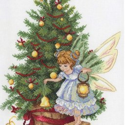 ​Вышиваем фею возле ёлки
