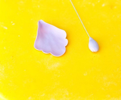 Лепим нежную орхидею