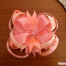 ​Бант из нескольких видов лент