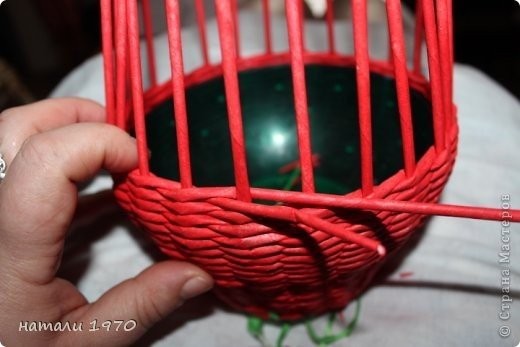 Клубника  из газетных трубочек