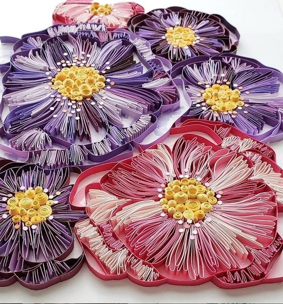 Прекрасные цветы в технике квиллинга