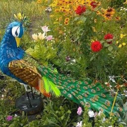 Павлин из пластиковых бутылок своими руками