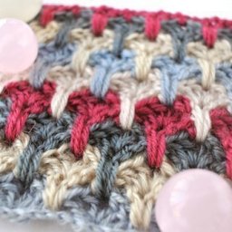 Разноцветный узор, вязаный крючком